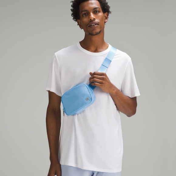 LULULEMON AERO BLUE 1L BELT BAG - Picture 6 of 12